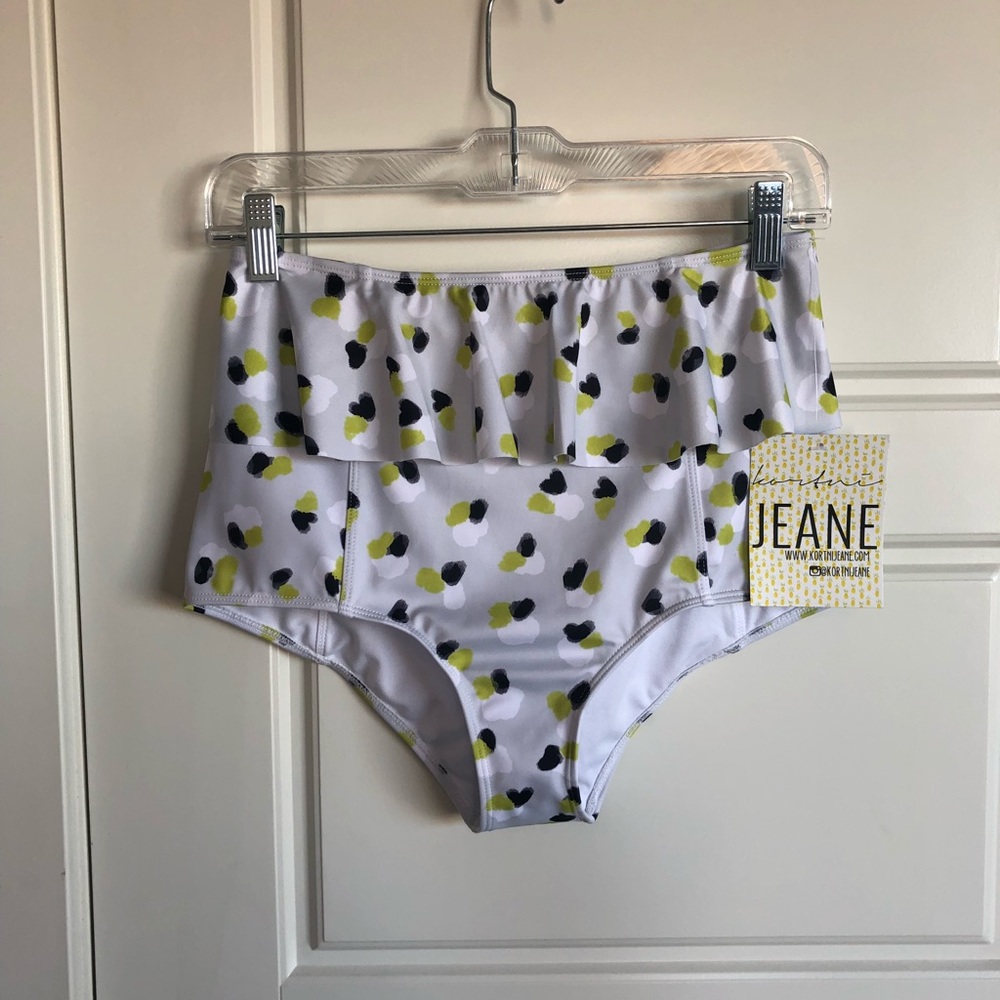 High-waisted bikini bottoms